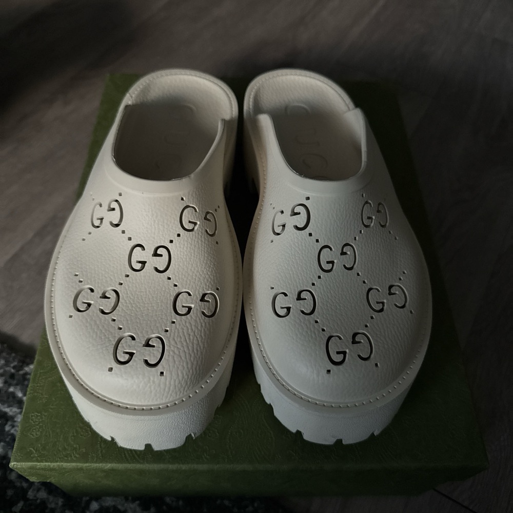 BRAND NEW GUCCI PLATFORM SANDAL